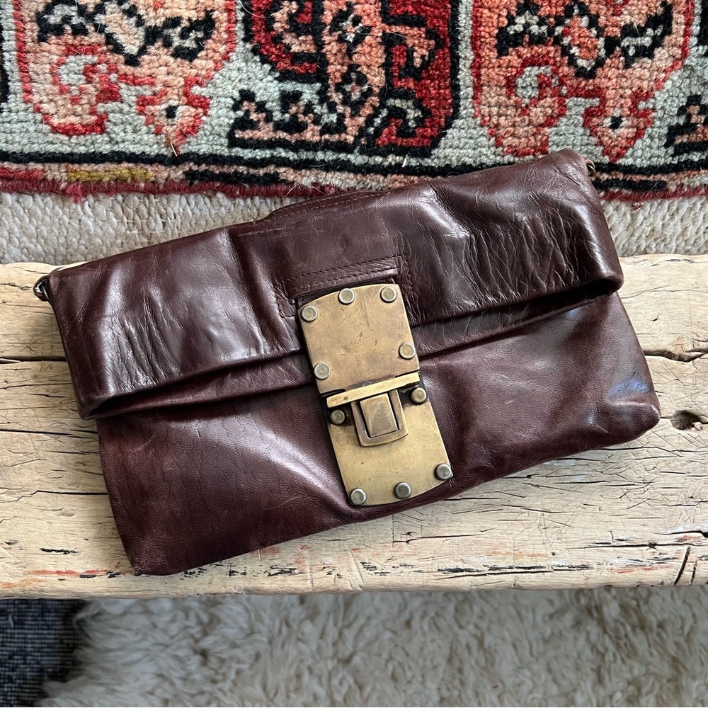 Jocasi LONDON leather clutch